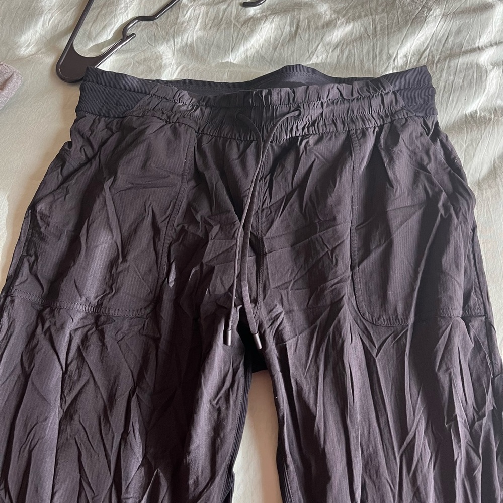 Lululemon Dance Studio Crop